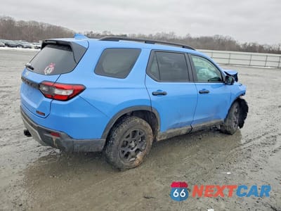 Trzecie zdjęcie samochodu z tyłu: 2025 HONDA PILOT TRAILSPORT VIN:5FNYG1H62SB060573 - miniatura