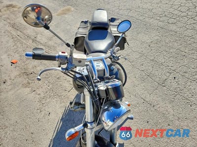 Piąte zdjęcie samochodu w środku: 2002 SUZUKI VZ800 VIN:JS1VS53A422100315 - miniatura