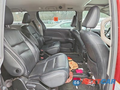 Zdjęcie 11 z 12 samochodu: 2019 TOYOTA SIENNA SE 7-PASSENGER VIN:5TDEZ3DC6KS210927 - miniatura