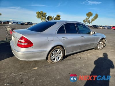 Trzecie zdjęcie samochodu z tyłu: 2003 MERCEDES-BENZ E 320 VIN:WDBUF65J23A232228 - miniatura