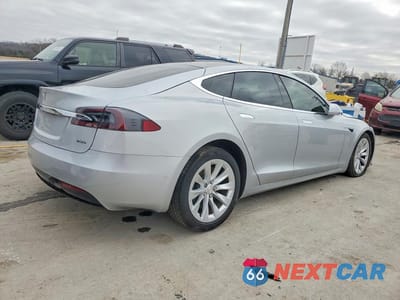 Trzecie zdjęcie samochodu z tyłu: 2016 TESLA MODEL S VIN:5YJSA1E29GF174179 - miniatura