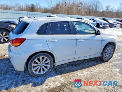 Trzecie zdjęcie samochodu z tyłu: 2011 MITSUBISHI OUTLANDER SPORT SE VIN:JA4AR4AU5BZ005383 - miniatura