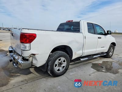 Trzecie zdjęcie samochodu z tyłu: 2013 TOYOTA TUNDRA DOUBLE CAB SR5 VIN:5TFRM5F13DX058447 - miniatura