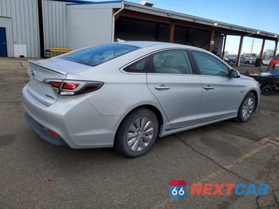 Trzecie zdjęcie samochodu z tyłu: 2016 HYUNDAI SONATA HYBRID SE VIN:KMHE24L12GA019970 - miniatura