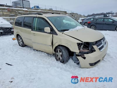 Czwarte zdjęcie samochodu z boku: 2010 DODGE GRAND CARAVAN SXT VIN:2D4RN5D13AR427384 - miniatura