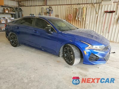 Czwarte zdjęcie samochodu z boku: 2023 KIA K5 GT LINE VIN:5XXG64J26PG226590 - miniatura