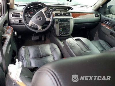 Zdjęcie 8 z 12 samochodu: 2013 GMC YUKON SLT VIN:1GKS1CE07DR257100 - miniatura