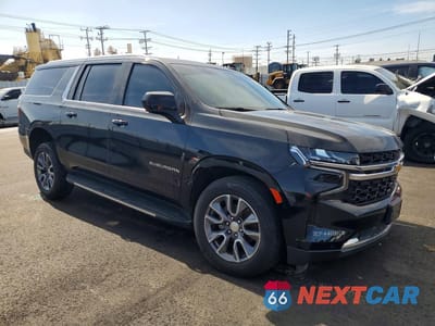 Czwarte zdjęcie samochodu z boku: 2023 CHEVROLET SUBURAN VIN:1GNSCBKDXPR109929 - miniatura