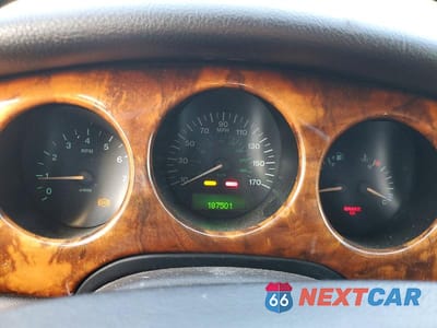 Zdjęcie 9 z 11 samochodu: 1999 JAGUAR XJ8 VIN:SAJHD1040XC869269 - miniatura