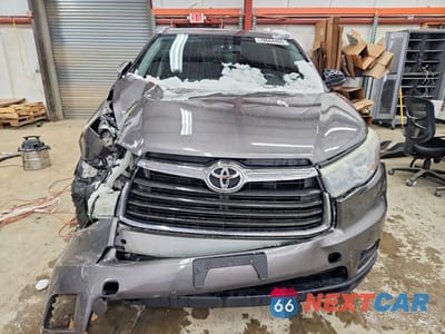Piąte zdjęcie samochodu w środku: 2015 TOYOTA HIGHLANDER XLE VIN:5TDJKRFH5FS124965 - miniatura