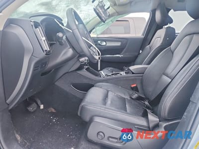Zdjęcie 7 z 14 samochodu: 2025 VOLVO XC40 PLUS VIN:YV4L12UCXS2465867 - miniatura