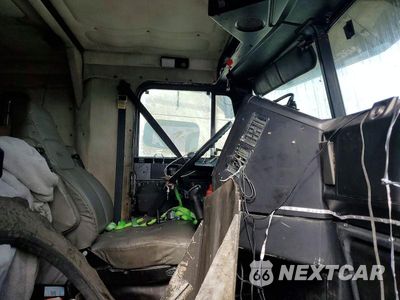 Piąte zdjęcie samochodu w środku: 1995 FREIGHTLINER CONVENTIONAL FLD120 VIN:1FUPDXYB0SP857407 - miniatura