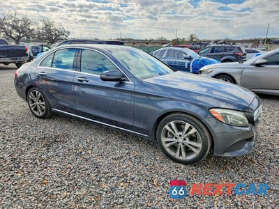 Czwarte zdjęcie samochodu z boku: 2016 MERCEDES-BENZ C 300 VIN:55SWF4JB5GU161244 - miniatura