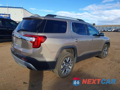 Trzecie zdjęcie samochodu z tyłu: 2023 GMC ACADIA SLT VIN:1GKKNUL4XPZ189668 - miniatura