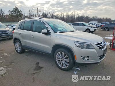 Czwarte zdjęcie samochodu z boku: 2011 VOLKSWAGEN TIGUAN S VIN:WVGBV7AX0BW538451 - miniatura