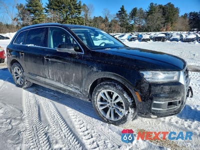 Czwarte zdjęcie samochodu z boku: 2017 AUDI Q7 PREMIUM PLUS VIN:WA1LAAF73HD048143 - miniatura