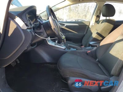Zdjęcie 7 z 12 samochodu: 2014 NISSAN SENTRA S VIN:3N1AB7AP0EL652441 - miniatura