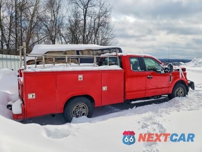 Trzecie zdjęcie samochodu z tyłu: 2019 FORD F350 VIN:1FD8X3E6XKEF20799 - miniatura