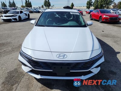 Piąte zdjęcie samochodu w środku: 2024 HYUNDAI ELANTRA SEL VIN:KMHLS4DG6RU787088 - miniatura