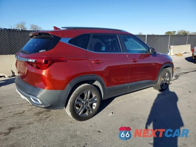 Trzecie zdjęcie samochodu z tyłu: 2021 KIA SELTOS S VIN:KNDEU2AA9M7218884 - miniatura