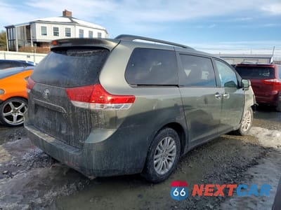 Trzecie zdjęcie samochodu z tyłu: 2011 TOYOTA SIENNA XLE 8-PASSENGER VIN:5TDYK3DC3BS065640 - miniatura