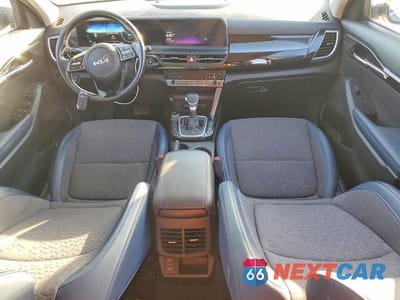 Zdjęcie 8 z 13 samochodu: 2024 KIA SELTOS S VIN:KNDEU2AA4R7498379 - miniatura