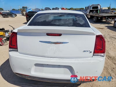 Zdjęcie 6 z 12 samochodu: 2018 CHRYSLER 300 S VIN:2C3CCABG7JH243729 - miniatura
