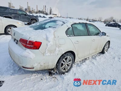 Trzecie zdjęcie samochodu z tyłu: 2015 VOLKSWAGEN JETTA BASE VIN:3VW2K7AJ1FM419674 - miniatura