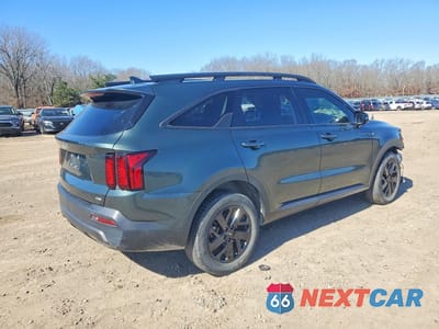 Trzecie zdjęcie samochodu z tyłu: 2023 KIA SORENTO S VIN:5XYRLDLC0PG234297 - miniatura