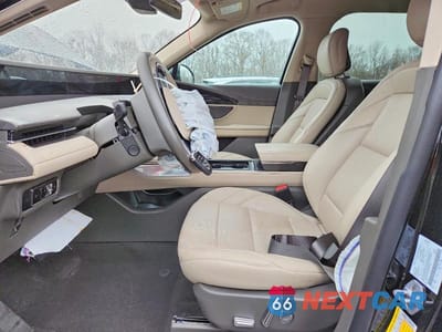 Zdjęcie 7 z 13 samochodu: 2025 LINCOLN NAUTILUS PREMIERE VIN:5LMPJ8JA3SJ951381 - miniatura