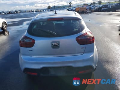 Zdjęcie 6 z 12 samochodu: 2013 KIA RIO 5-DOOR LX VIN:KNADM5A33D6225606 - miniatura