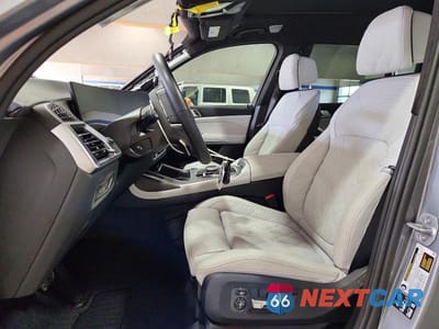 Zdjęcie 7 z 12 samochodu: 2025 BMW X7 XDRIVE40I VIN:5UX23EM07S9Z89841 - miniatura