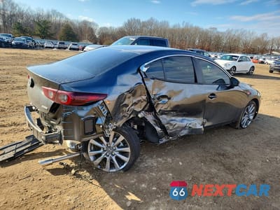 Trzecie zdjęcie samochodu z tyłu: 2025 MAZDA 3 PREFERRED VIN:3MZBPACM2SM471475 - miniatura