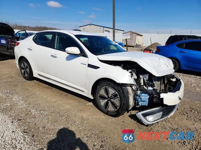 Czwarte zdjęcie samochodu z boku: 2013 KIA OPTIMA HYBRID LX VIN:KNAGM4AD3D5038470 - miniatura