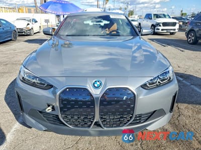 Piąte zdjęcie samochodu w środku: 2024 BMW I4 EDRIVE 35 VIN:WBY43AW05RFS84305 - miniatura