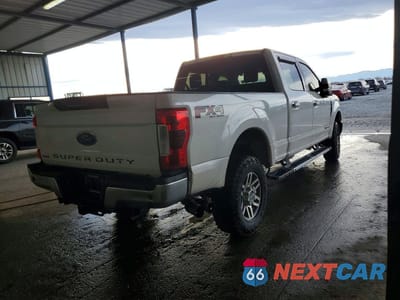 Trzecie zdjęcie samochodu z tyłu: 2019 FORD F250 LARIAT 4WD 6.7L V8 TDSL CREW CAB VIN:1FT7W2BT3KEC88392 - miniatura