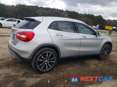 Trzecie zdjęcie samochodu z tyłu: 2017 MERCEDES-BENZ GLA 250 VIN:WDCTG4EB0HJ345474 - miniatura