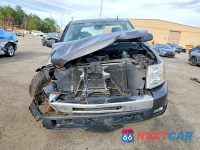 Piąte zdjęcie samochodu w środku: 2011 CHEVROLET SILVERADO K1500 LT VIN:1GCRKSE39BZ419981 - miniatura