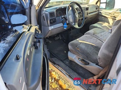 Zdjęcie 8 z 13 samochodu: 1999 FORD F450 SUPER DUTY VIN:1FDXF46F2XEA89112 - miniatura