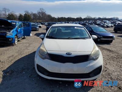 Piąte zdjęcie samochodu w środku: 2015 KIA RIO LX VIN:KNADM4A35F6428333 - miniatura