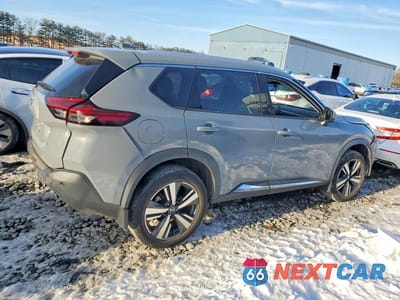 Trzecie zdjęcie samochodu z tyłu: 2021 NISSAN ROGUE SL VIN:5N1AT3CB1MC701446 - miniatura