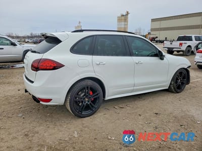 Trzecie zdjęcie samochodu z tyłu: 2013 PORSCHE CAYENNE GTS VIN:WP1AD2A25DLA71668 - miniatura