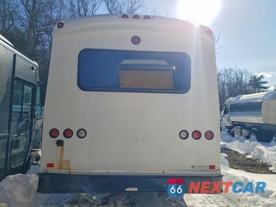 Zdjęcie 6 z 13 samochodu: 2015 FORD F550 SUPER DUTY SHUTTLE BUS VIN:1FDGF5GT4FED71437 - miniatura