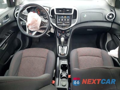 Zdjęcie 8 z 12 samochodu: 2020 CHEVROLET SONIC LT VIN:1G1JD5SB1L4133960 - miniatura