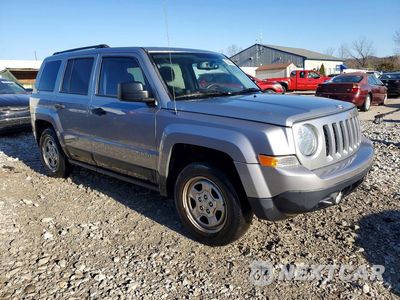 Czwarte zdjęcie samochodu z boku: 2017 JEEP PATRIOT SPORT VIN:1C4NJPBA5HD162082 - miniatura