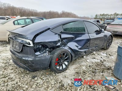Trzecie zdjęcie samochodu z tyłu: 2024 TESLA MODEL 3 VIN:5YJ3E1ET0RF847767 - miniatura