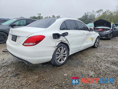 Trzecie zdjęcie samochodu z tyłu: 2016 MERCEDES-BENZ C 300 VIN:55SWF4JB4GU098489 - miniatura