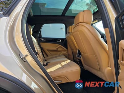 Zdjęcie 6 z 10 samochodu: 2019 PORSCHE CAYENNE S VIN:WP1AB2AY1KDA60930 - miniatura