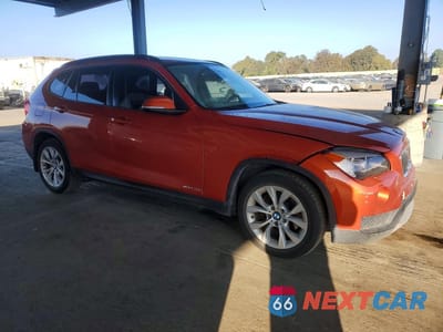 Czwarte zdjęcie samochodu z boku: 2013 BMW X1 XDRIVE28I VIN:WBAVL1C51DVR89913 - miniatura