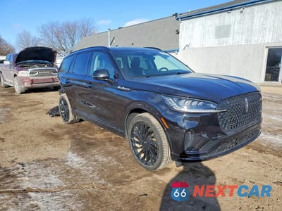 Czwarte zdjęcie samochodu z boku: 2025 LINCOLN AVIATOR RESERVE VIN:5LM5J7XC9SGL27219 - miniatura